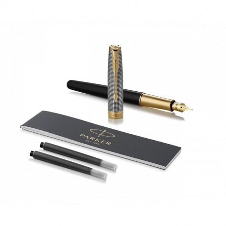 Parker Sonnet - Pluma estilográfica de plata grabada y lacada en negro, con adorno bañado en oro y plumín mediano de 18 K, e