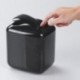 mDesign Papelera de plástico – el perfecto accesorio para el baño o para su oficina con un diseño moderno – Color: negro