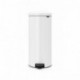 Brabantia Bin Newicon-Cubo de Basura con Pedal, Acero, 30 l, Color Blanco, Inoxidable