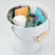 mDesign Cubo de metal estilo vintage - Muy decorativo e idóneo como cubo de basura para cocina, papelera de baño o contenedor