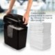 Fellowes 8Cd - Destructora trituradora de papel y Cds, corte en partículas, 8 hojas, negro