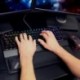 Protector de muñeca para teclado Gaming con soporte de espuma de memoria suave para teclados de tamaño completo de ENHANCE - 